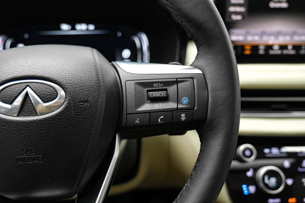 Used 2023 INFINITI QX60 Luxe w/ Cargo Package FWD image 21
