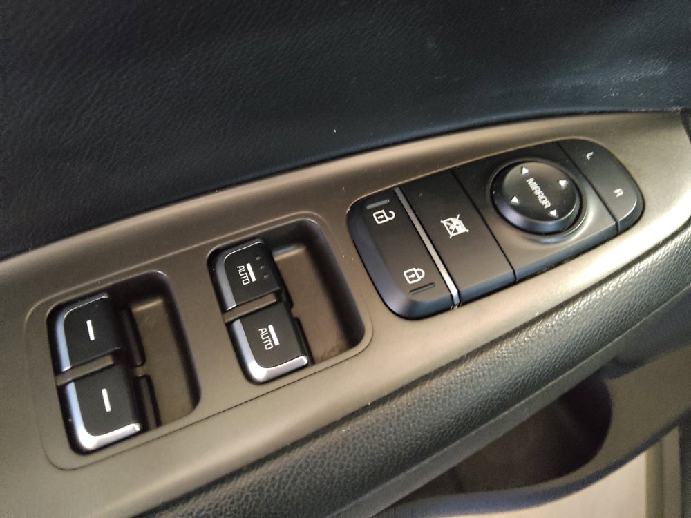 Used 2019 Kia Optima S FWD image 27
