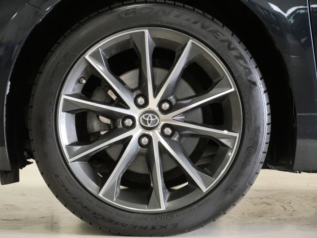 Used 2015 Toyota Camry XSE w/ Moonroof Package image 8