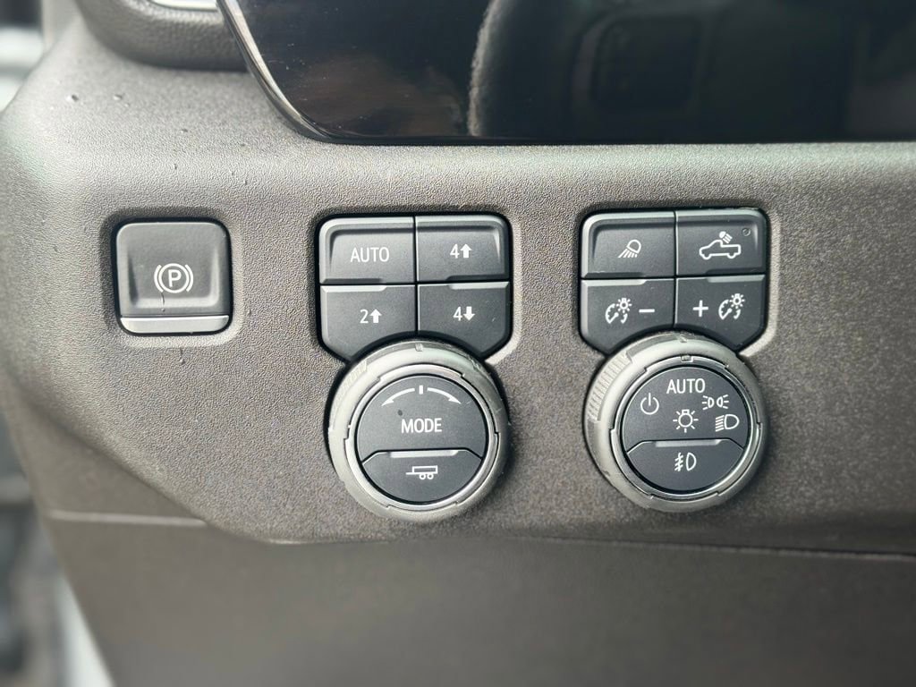 Used 2024 Chevrolet Silverado 2500 LTZ w/ LTZ Plus Package AWD/4WD image 20