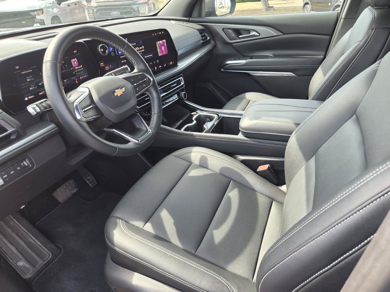 Used 2026 Chevrolet Traverse LT AWD/4WD image 15