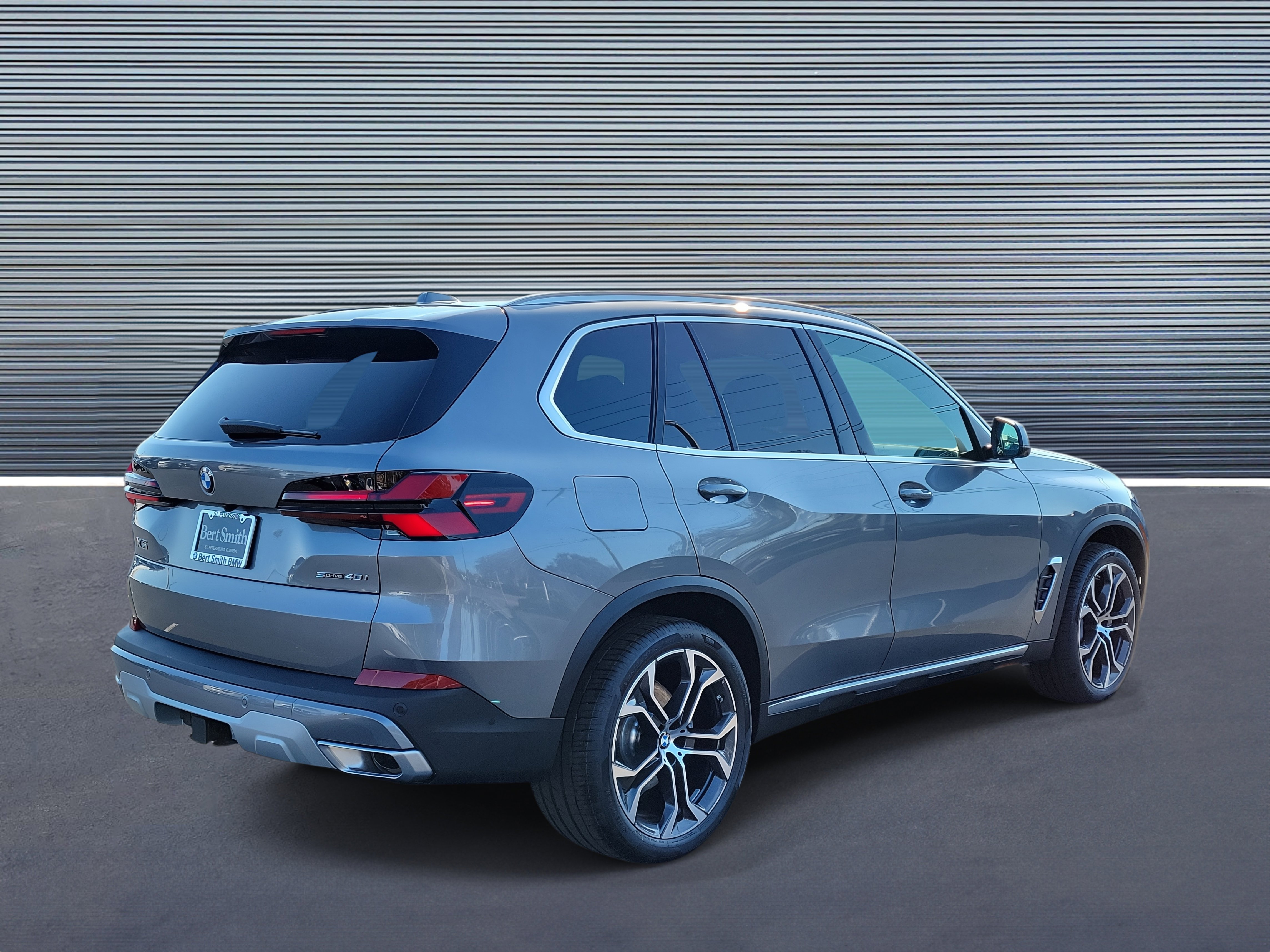 New 2026 BMW X5 sDrive40i w/ Executive Package image 3