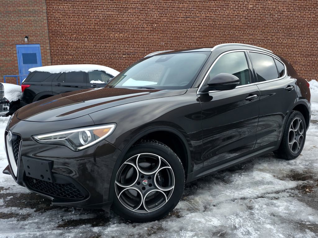 Used 2018 Alfa Romeo Stelvio Ti image 2