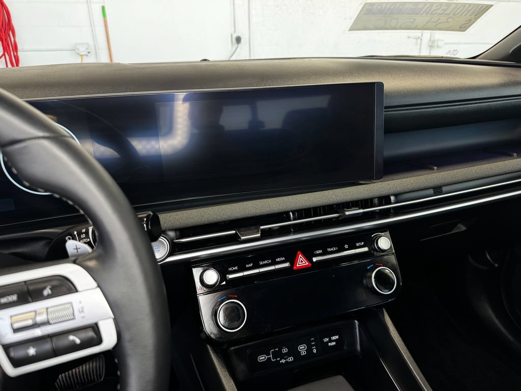 Used 2025 Hyundai Santa Cruz Limited AWD/4WD image 18