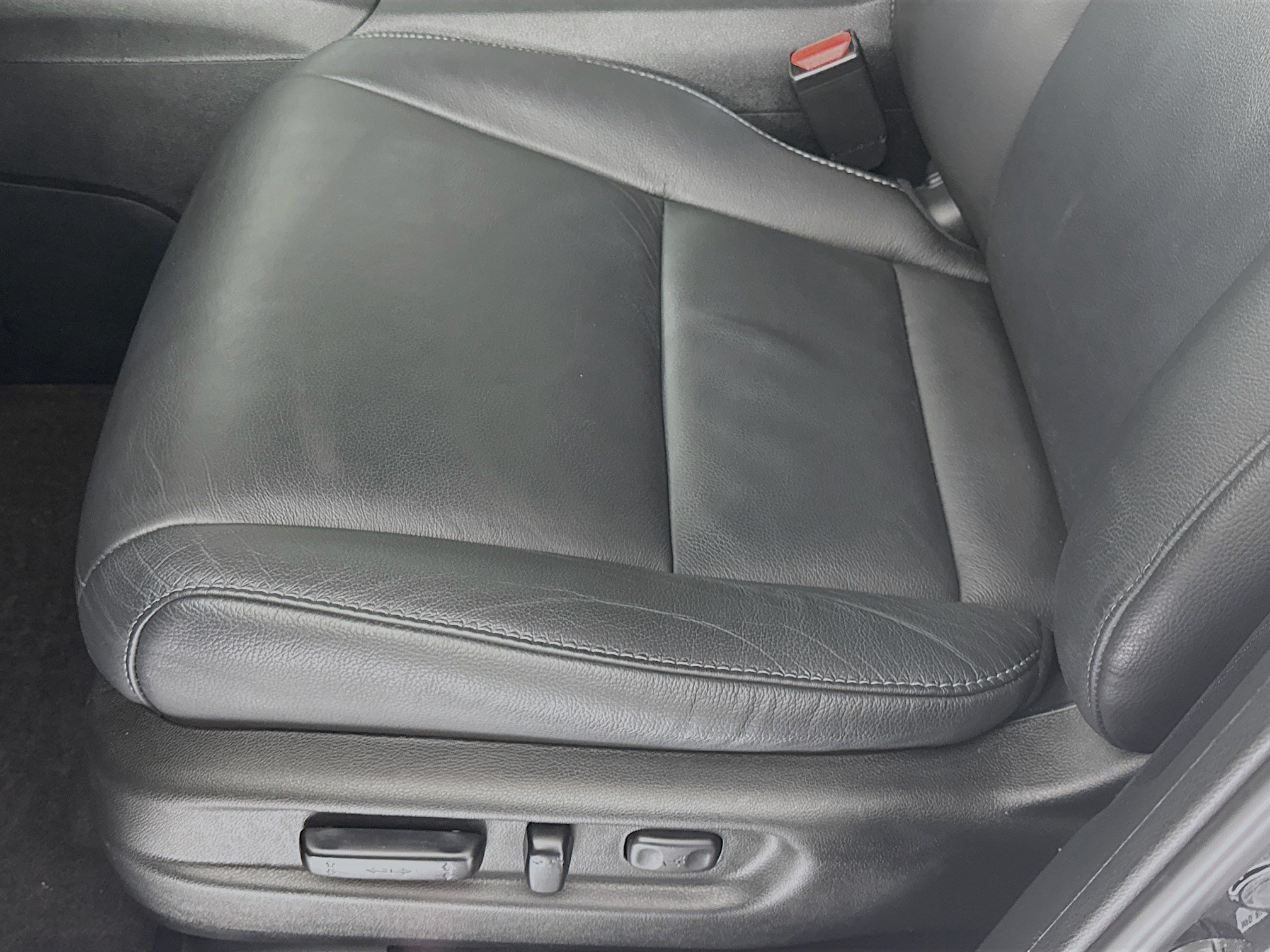 Used 2020 Honda Pilot Touring image 19