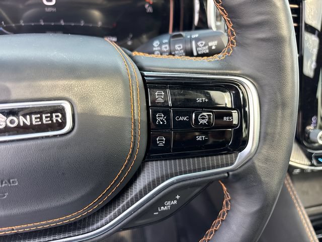 Used 2025 Jeep Grand Wagoneer Series III w/ Rear Seat Video Group 1 AWD/4WD image 23