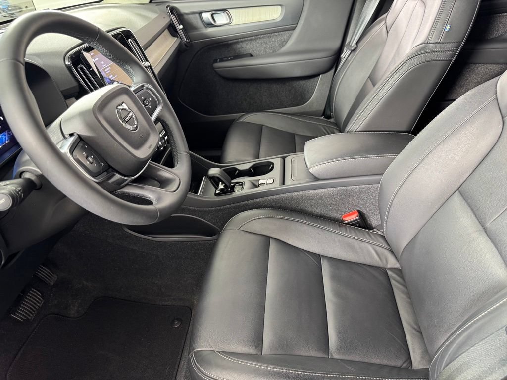 Certified 2023 Volvo XC40 B5 Core w/ Convenience Package AWD/4WD image 19