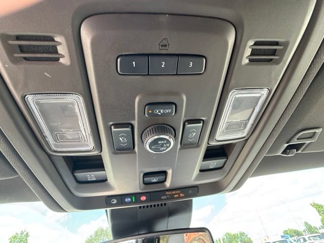 Certified 2023 GMC Yukon SLT w/ SLT Premium Package AWD/4WD image 26