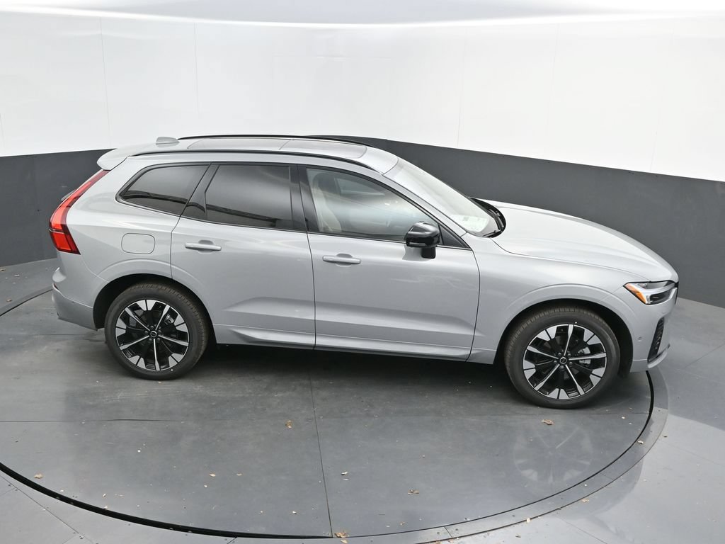 New 2026 Volvo XC60 B5 Plus w/ Protection Package Premier AWD/4WD image 32