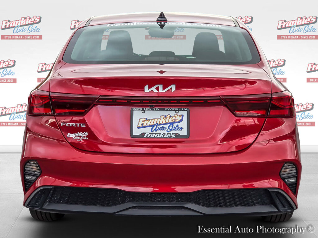 Used 2024 Kia Forte LXS w/ LXS Technology Package image 5