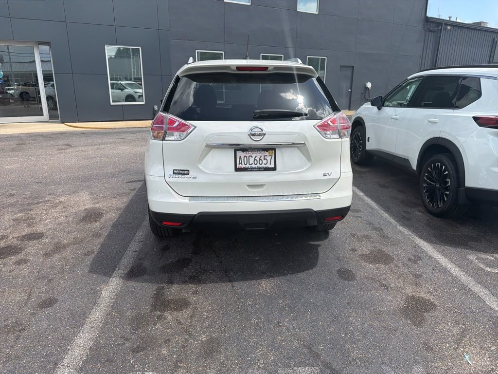 Used 2016 Nissan Rogue SV FWD image 4