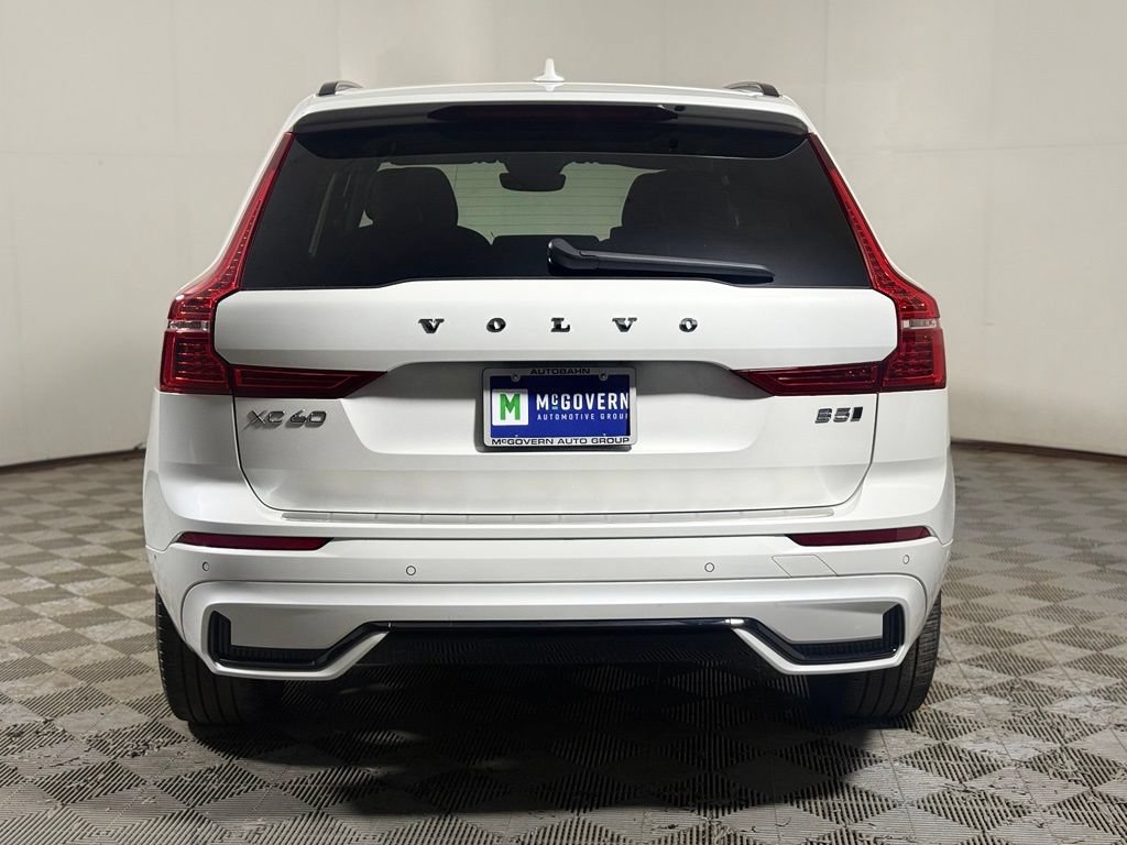 Used 2024 Volvo XC60 B5 Plus w/ Protection Package Premier AWD/4WD image 5