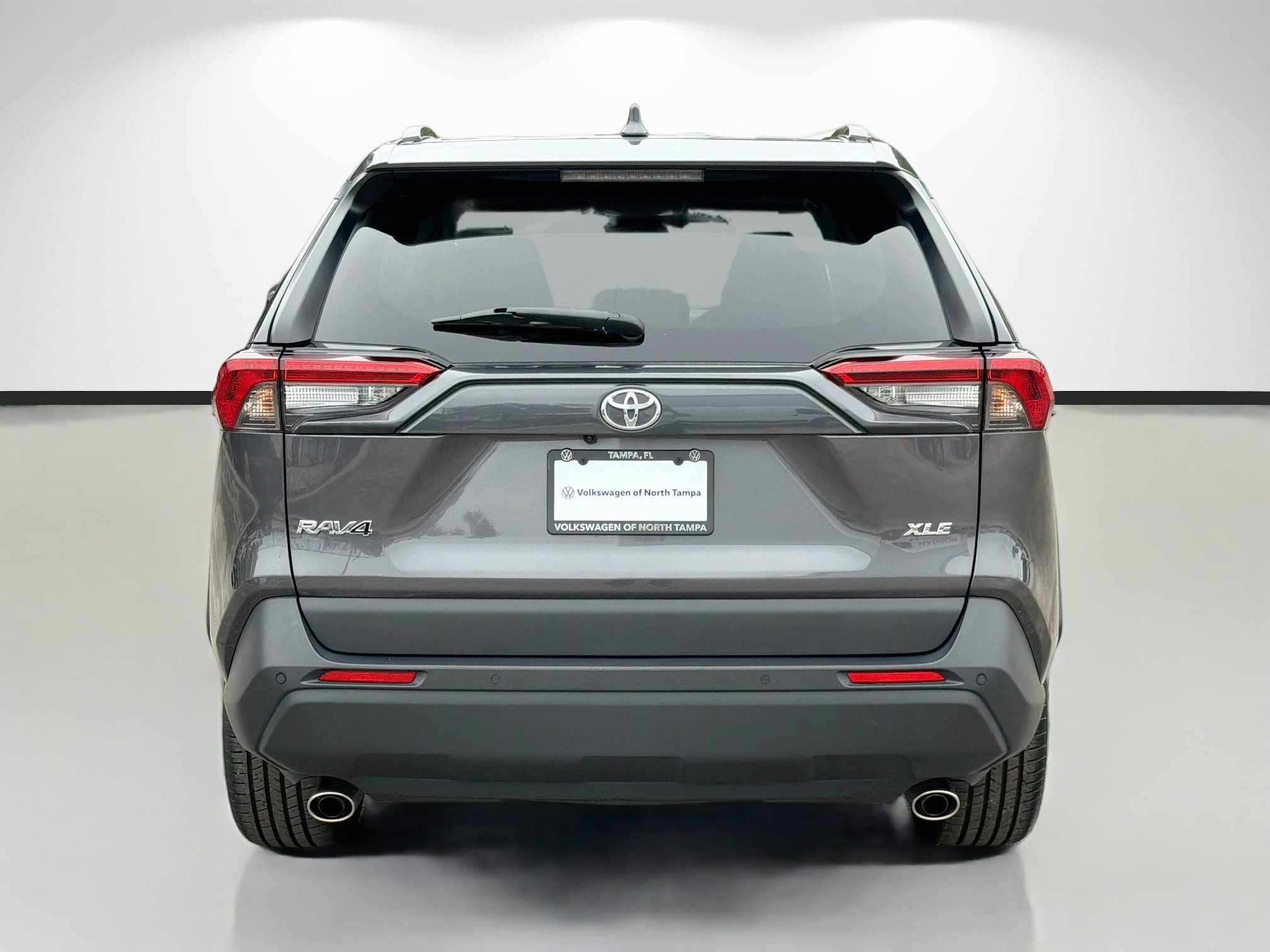 Used 2023 Toyota RAV4 XLE Premium FWD image 4
