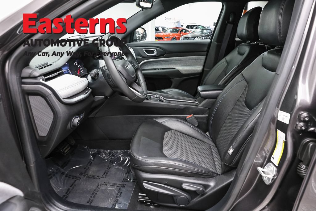 Used 2024 Jeep Compass Latitude AWD/4WD image 13