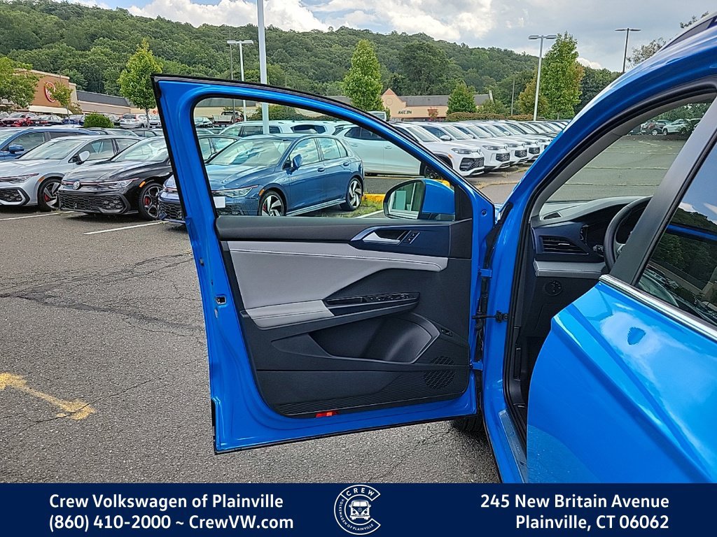 Certified 2024 Volkswagen Taos SE AWD/4WD image 37