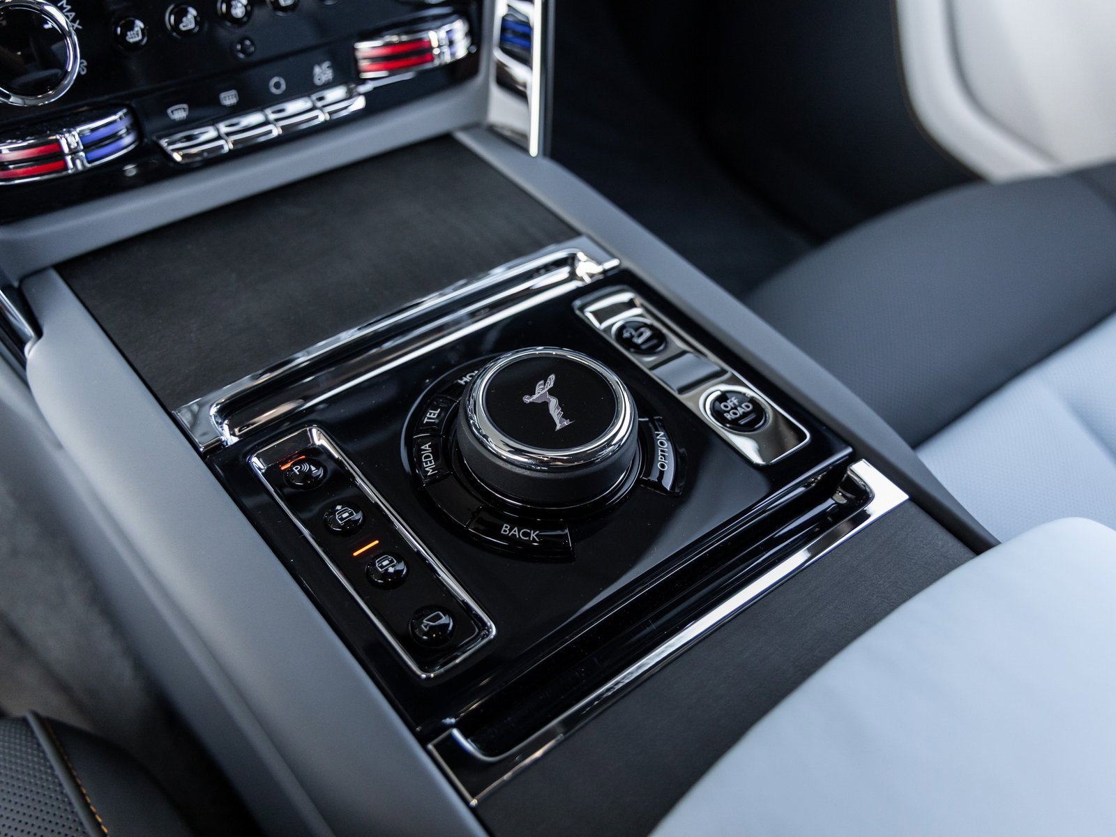 New 2026 Rolls-Royce Cullinan image 37