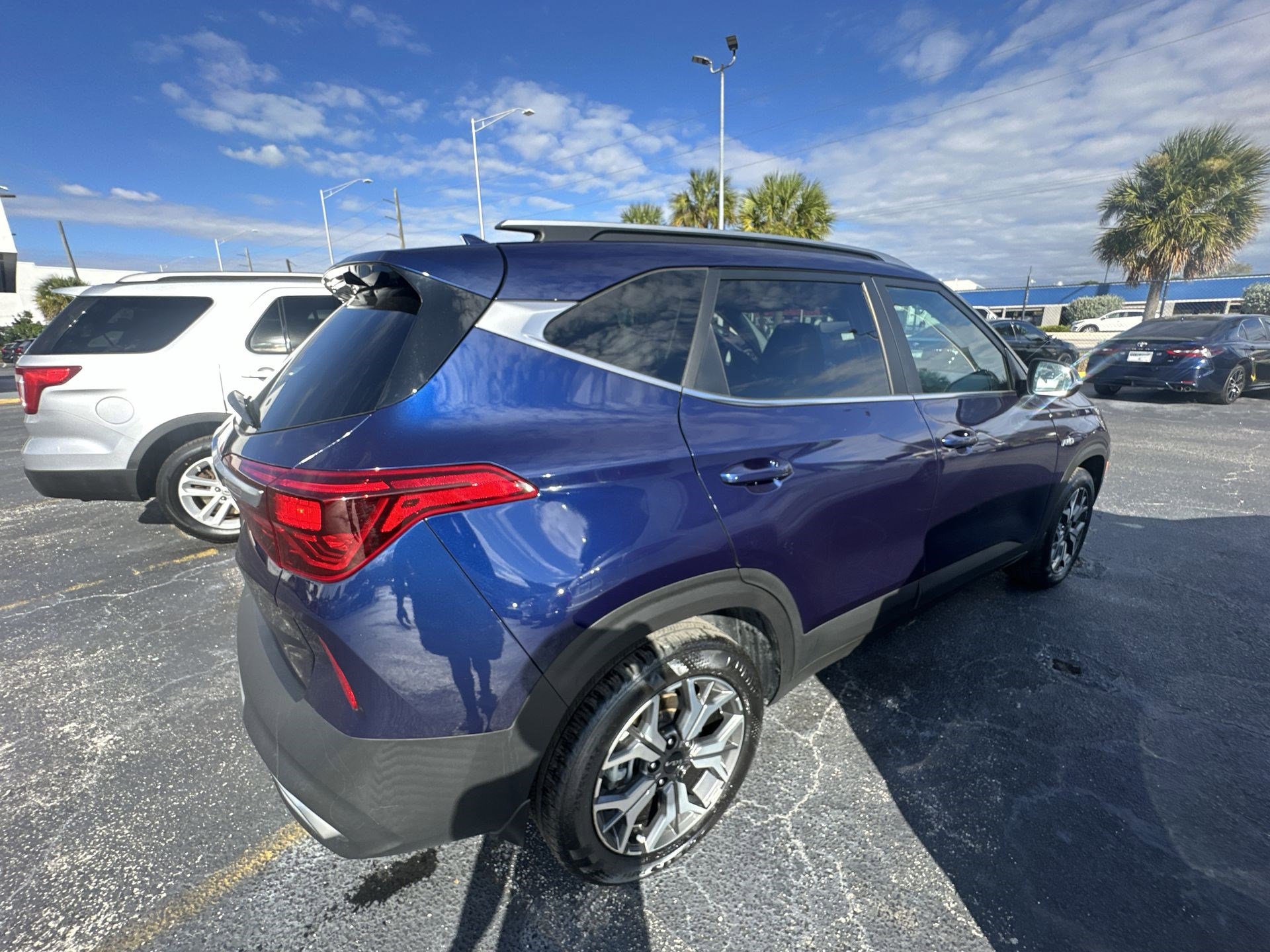 Certified 2023 Kia Seltos EX image 22