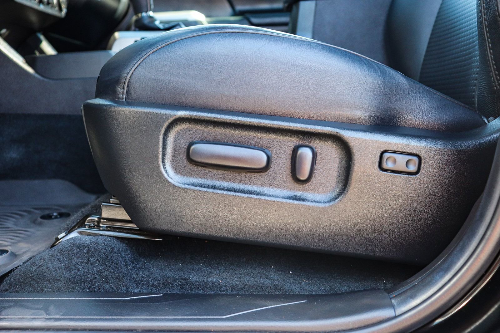 Used 2022 Toyota Tacoma Limited w/ Nightshade Package AWD/4WD image 27