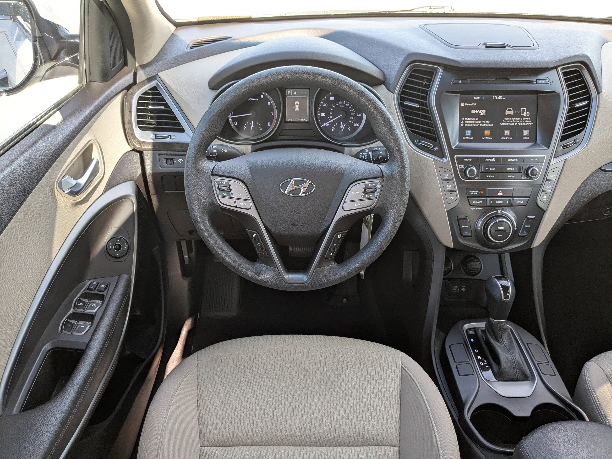 Used 2018 Hyundai Santa Fe SE image 18