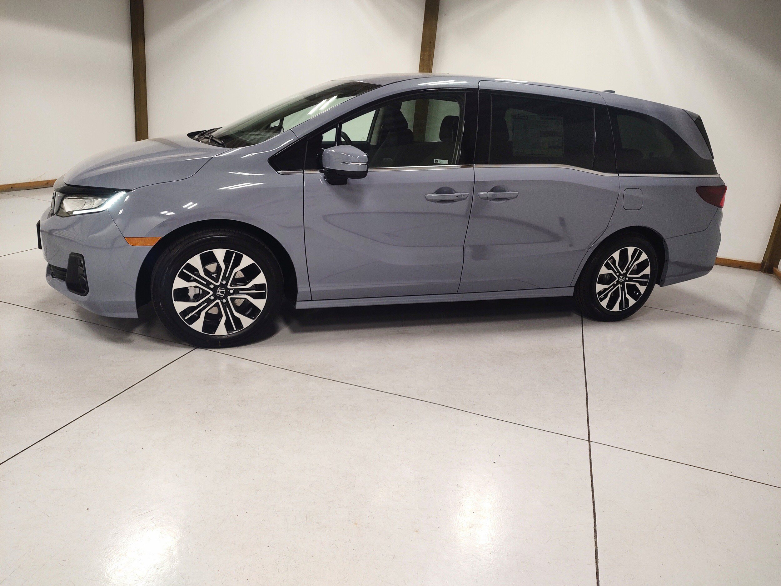 New 2026 Honda Odyssey Elite image 4