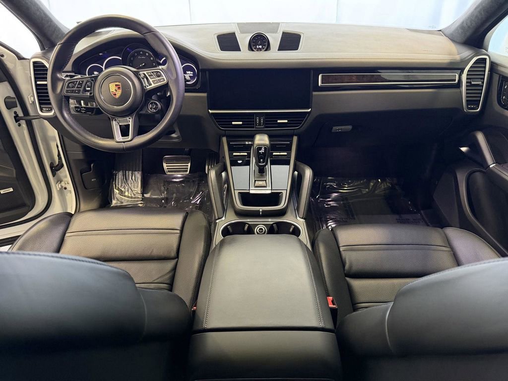 Certified 2023 Porsche Cayenne Turbo AWD/4WD image 17