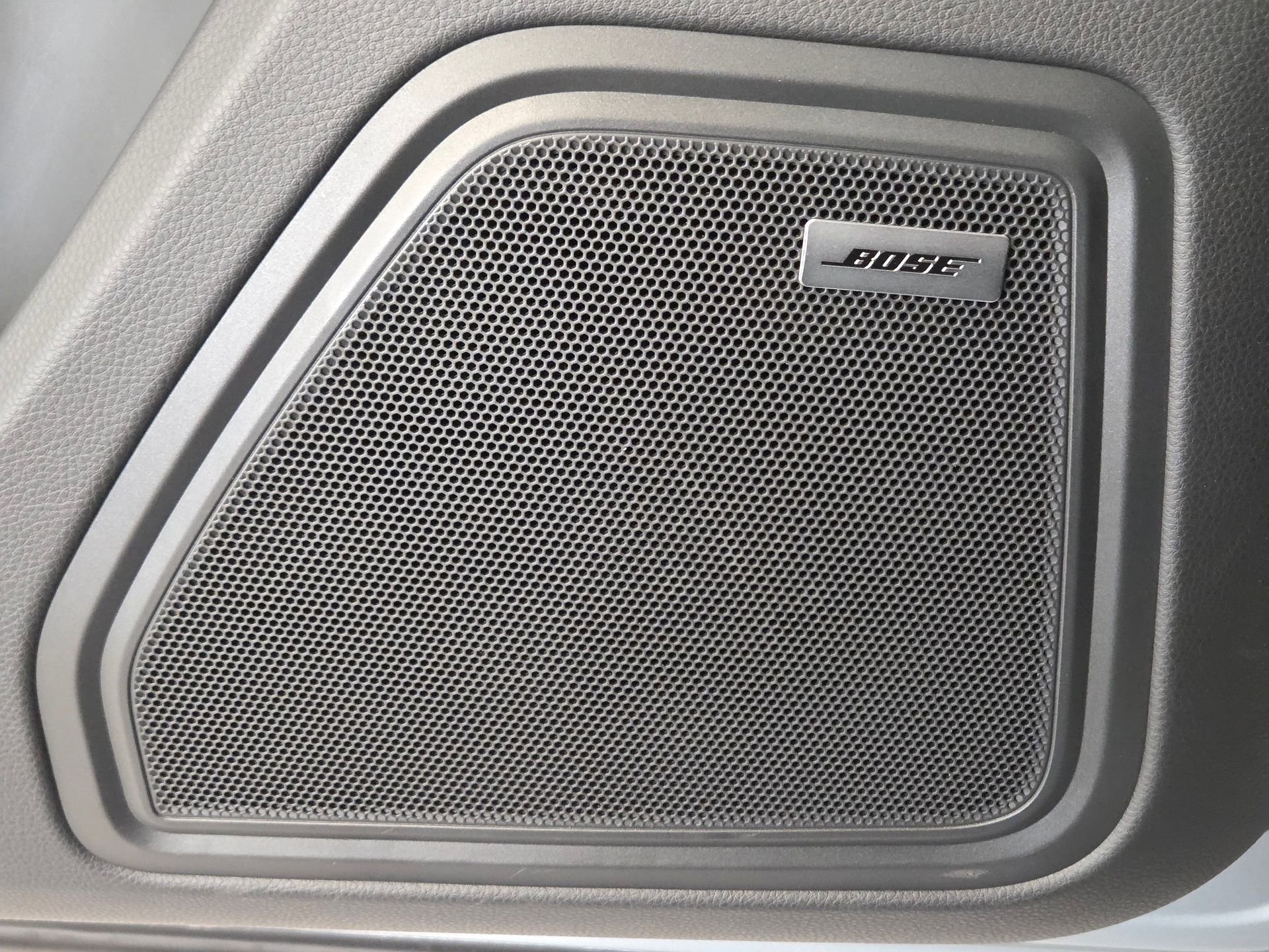 Certified 2024 Porsche Macan Turbo image 16