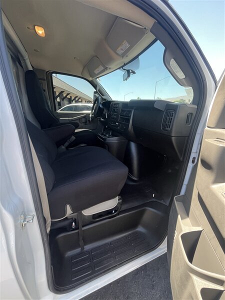 Used 2024 GMC Savana 3500 w/ Power Convenience Package RWD image 7