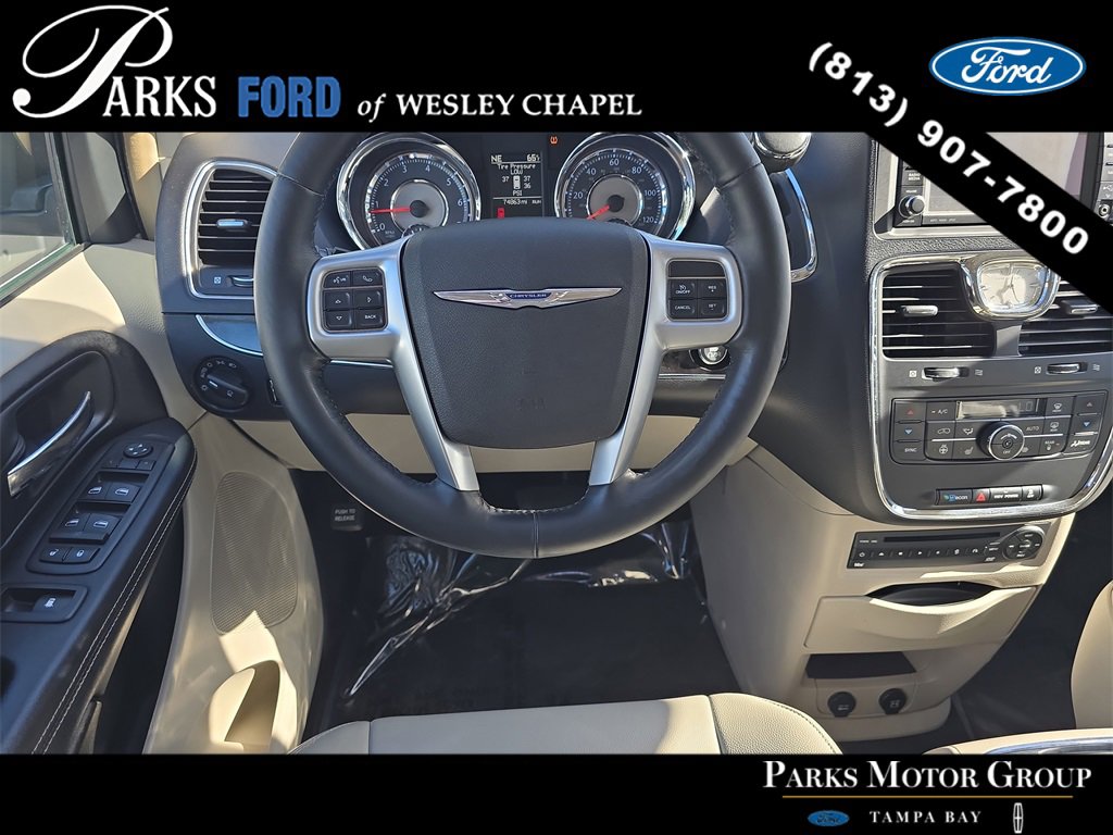 Used 2012 Chrysler Town & Country Touring-L w/ Premium Group image 11