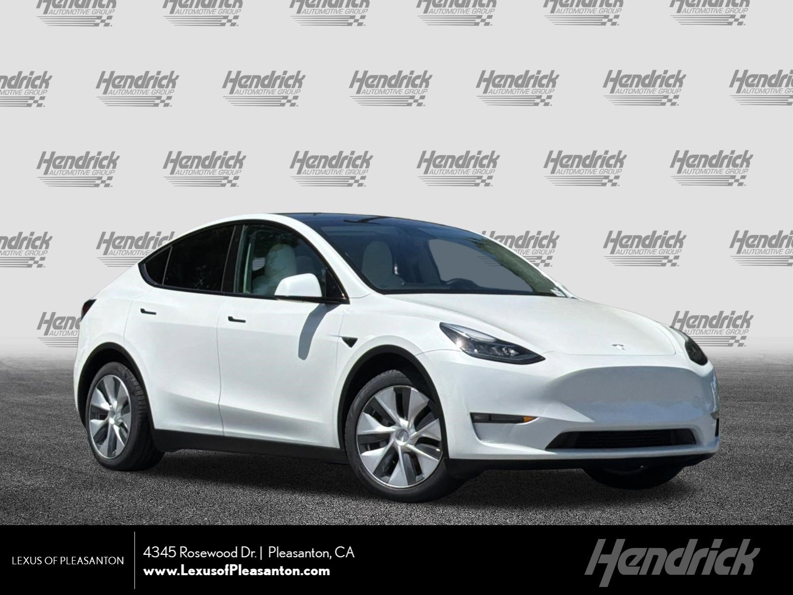 Used 2022 Tesla Model Y Long Range AWD/4WD image 1