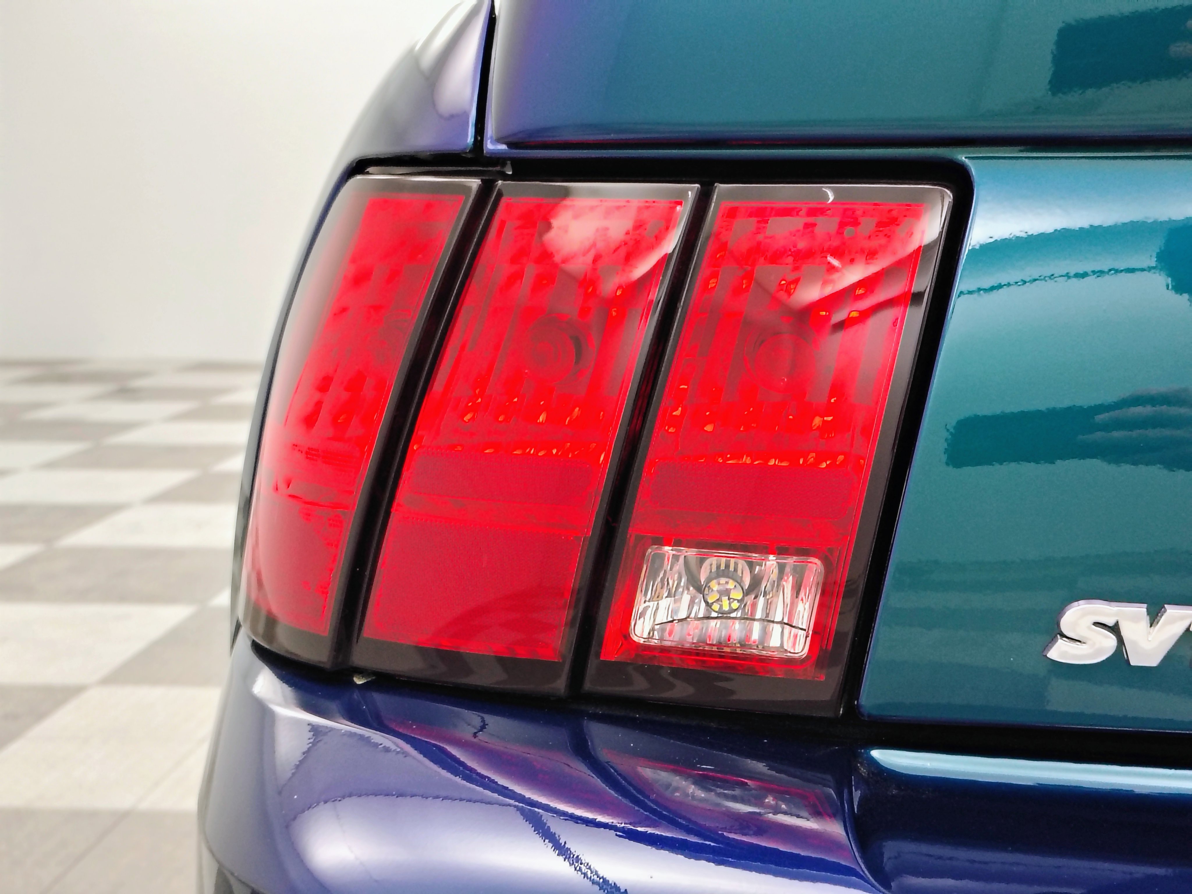 Used 2004 Ford Mustang Cobra RWD image 29