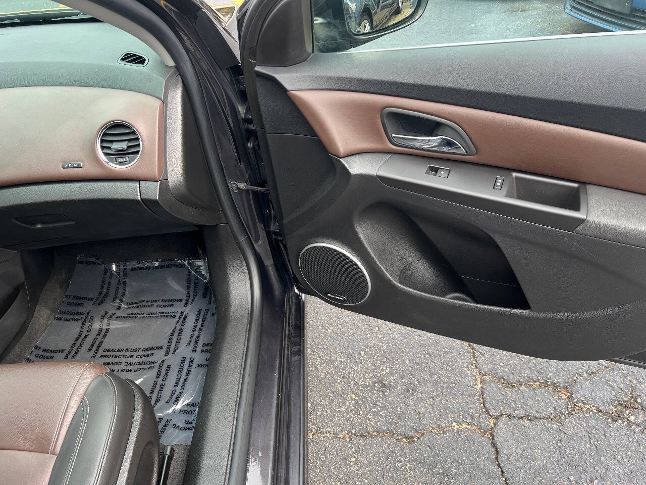 Used 2015 Chevrolet Cruze LTZ w/ Sun, Sound and Sport Package FWD image 27