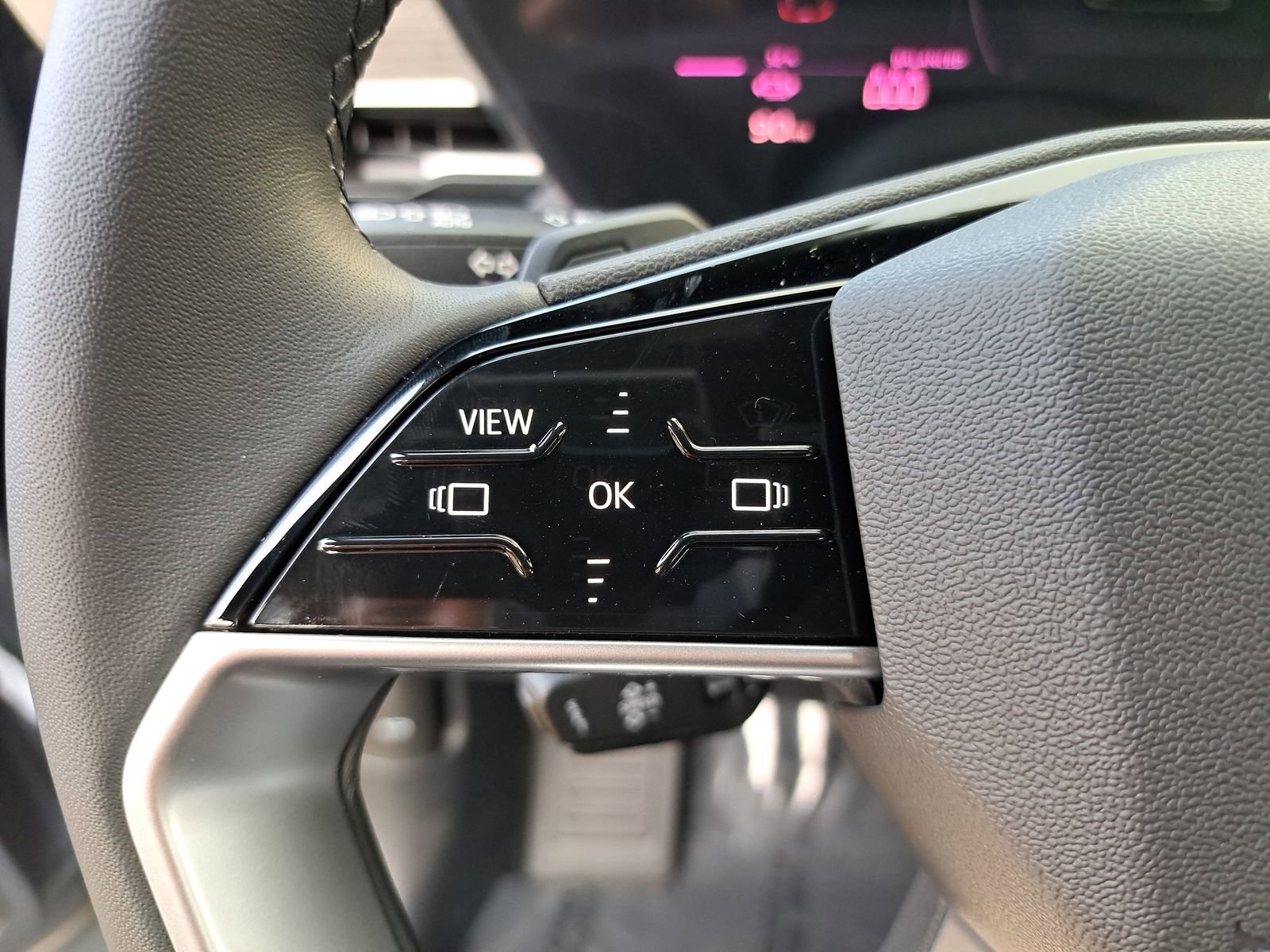 New 2025 Audi Q6 e-tron Premium image 17