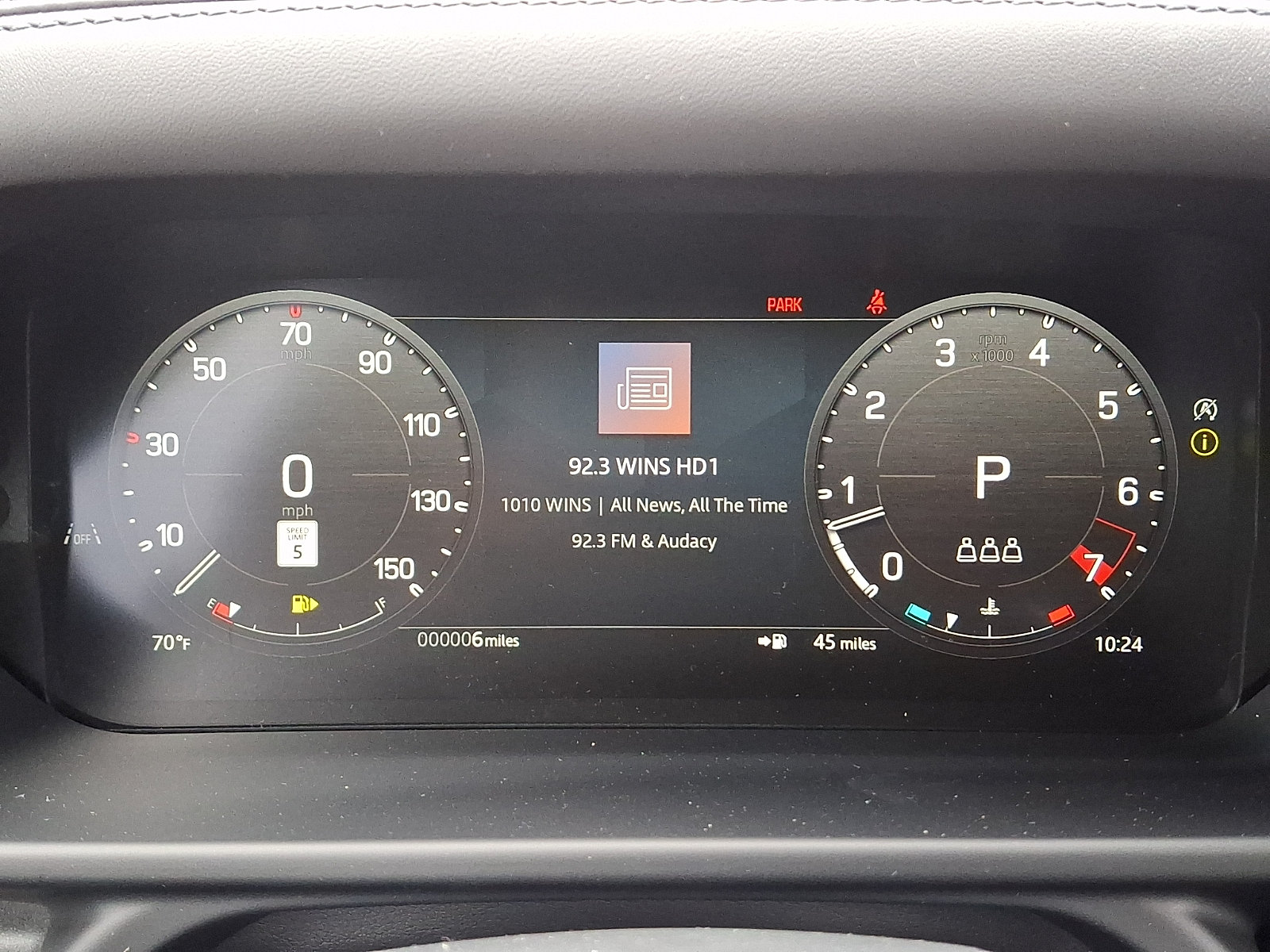 New 2026 Land Rover Defender 110 X-Dynamic SE AWD/4WD image 16