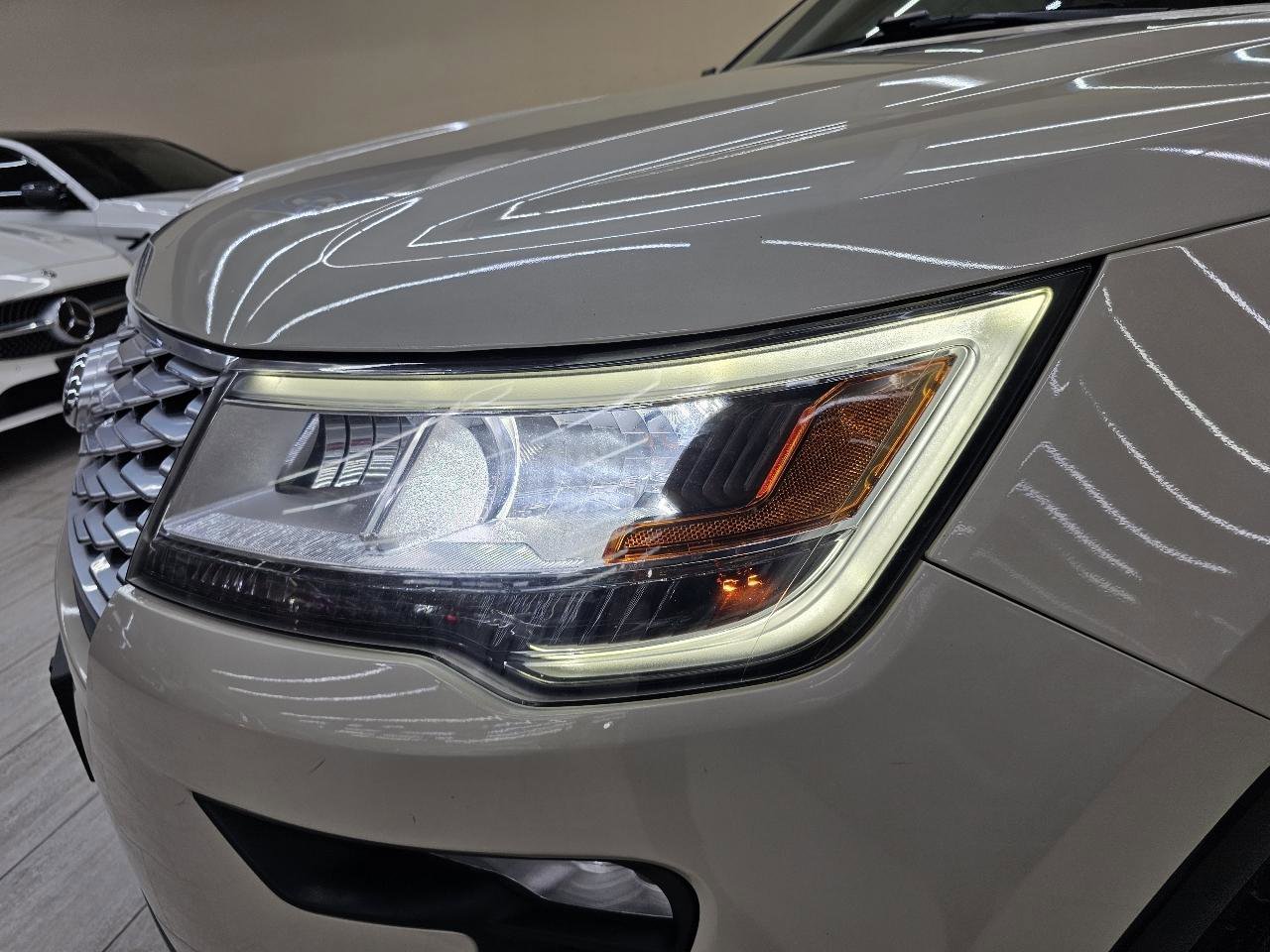 Used 2018 Ford Explorer Platinum image 10