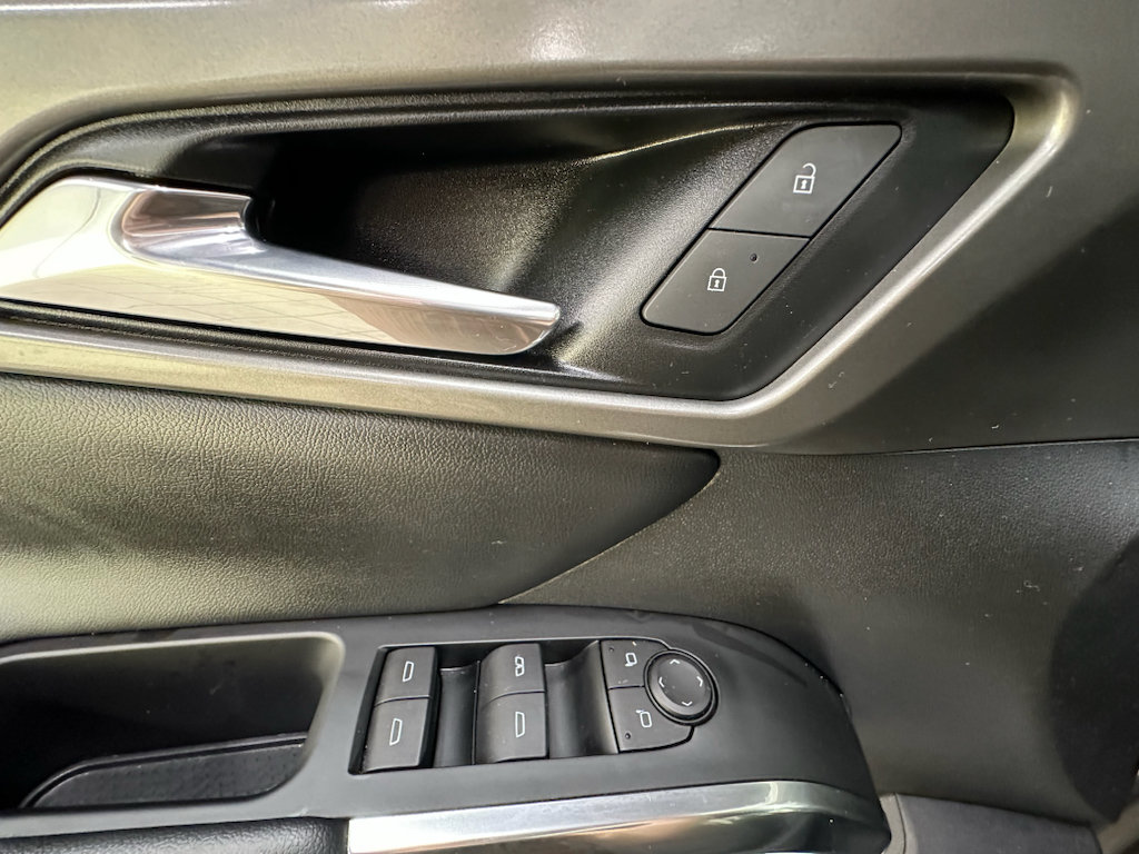 Used 2024 Chevrolet Traverse LT w/ LPO, Floor Liner Package FWD image 29
