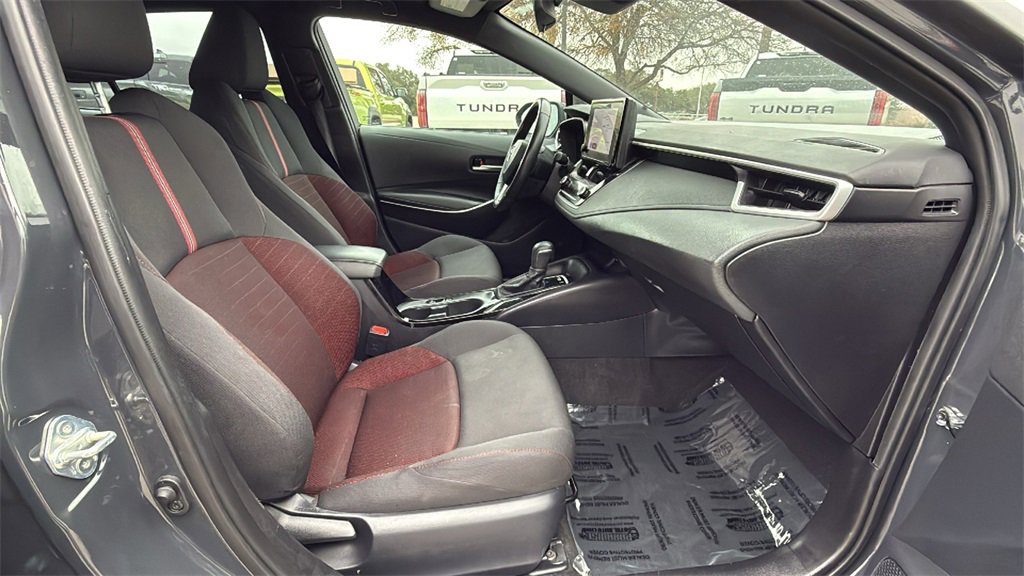 Used 2025 Toyota Corolla SE image 40