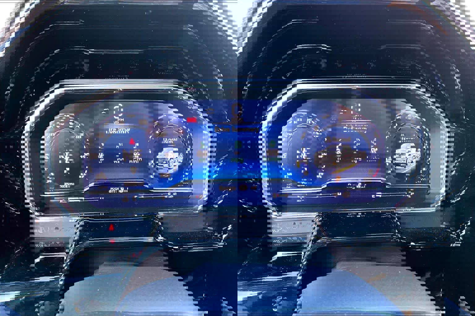 Used 2025 Chevrolet Silverado 1500 High Country w/ Technology Package AWD/4WD image 25