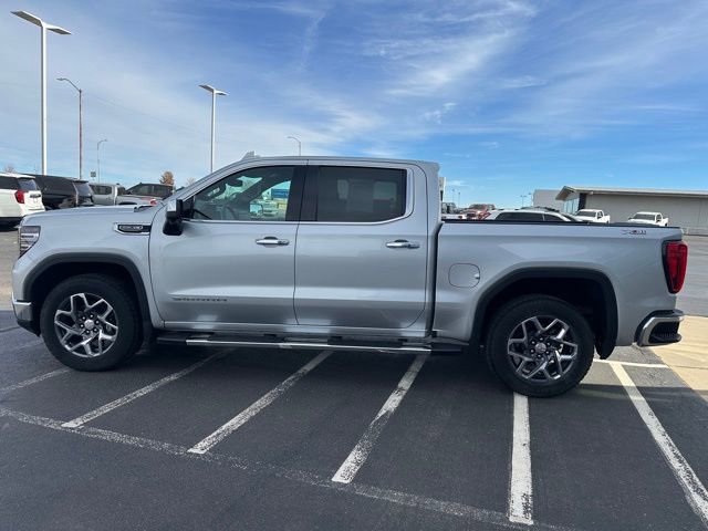 Used 2022 GMC Sierra 1500 SLT w/ SLT Convenience Package AWD/4WD image 4