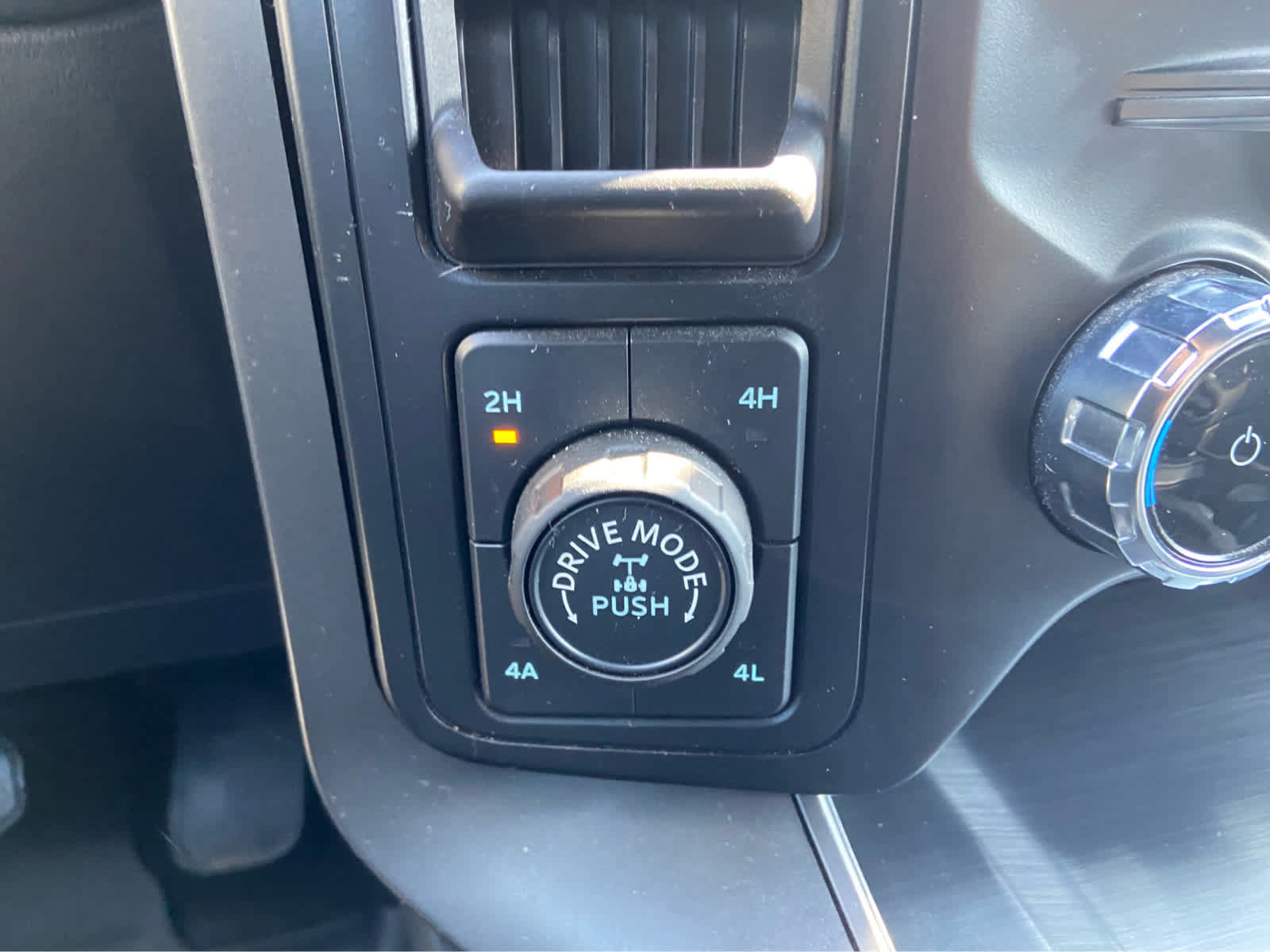 Used 2024 Ford F150 Lariat w/ Equipment Group 502A High AWD/4WD image 26