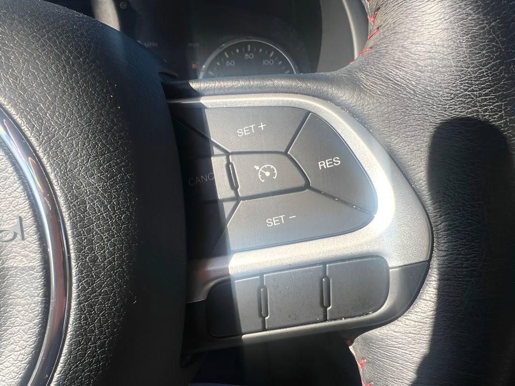 Used 2020 Jeep Renegade Trailhawk w/ Cold Weather Group AWD/4WD image 27