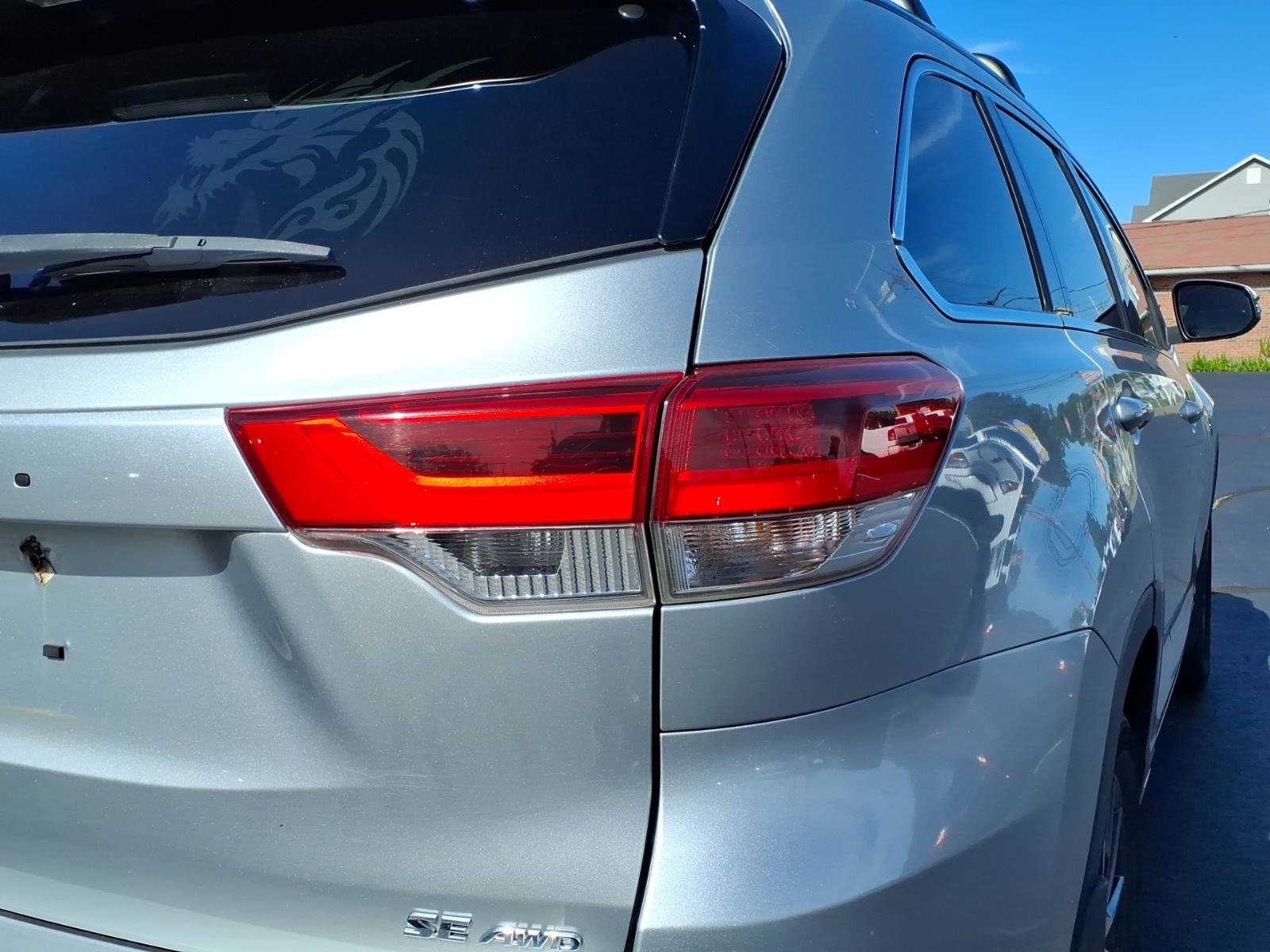 Used 2017 Toyota Highlander SE AWD/4WD image 14