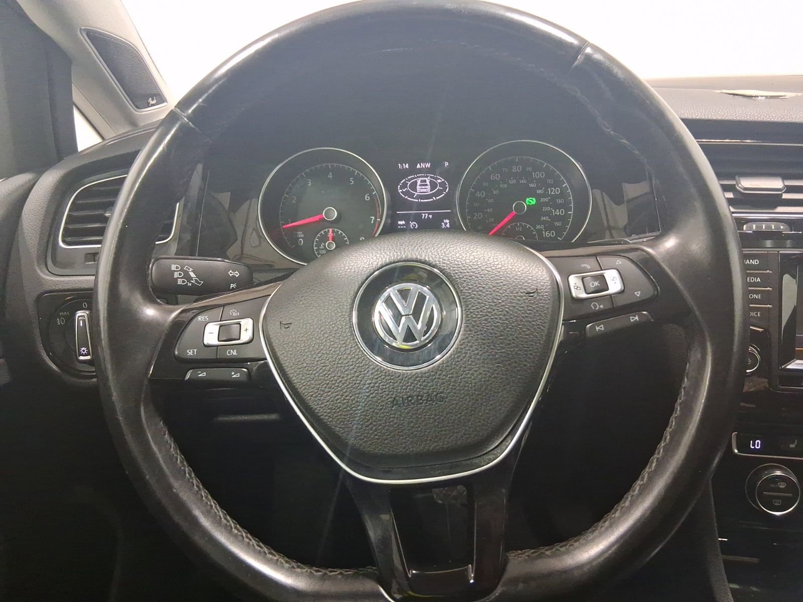 Used 2015 Volkswagen Golf 4-Door image 20