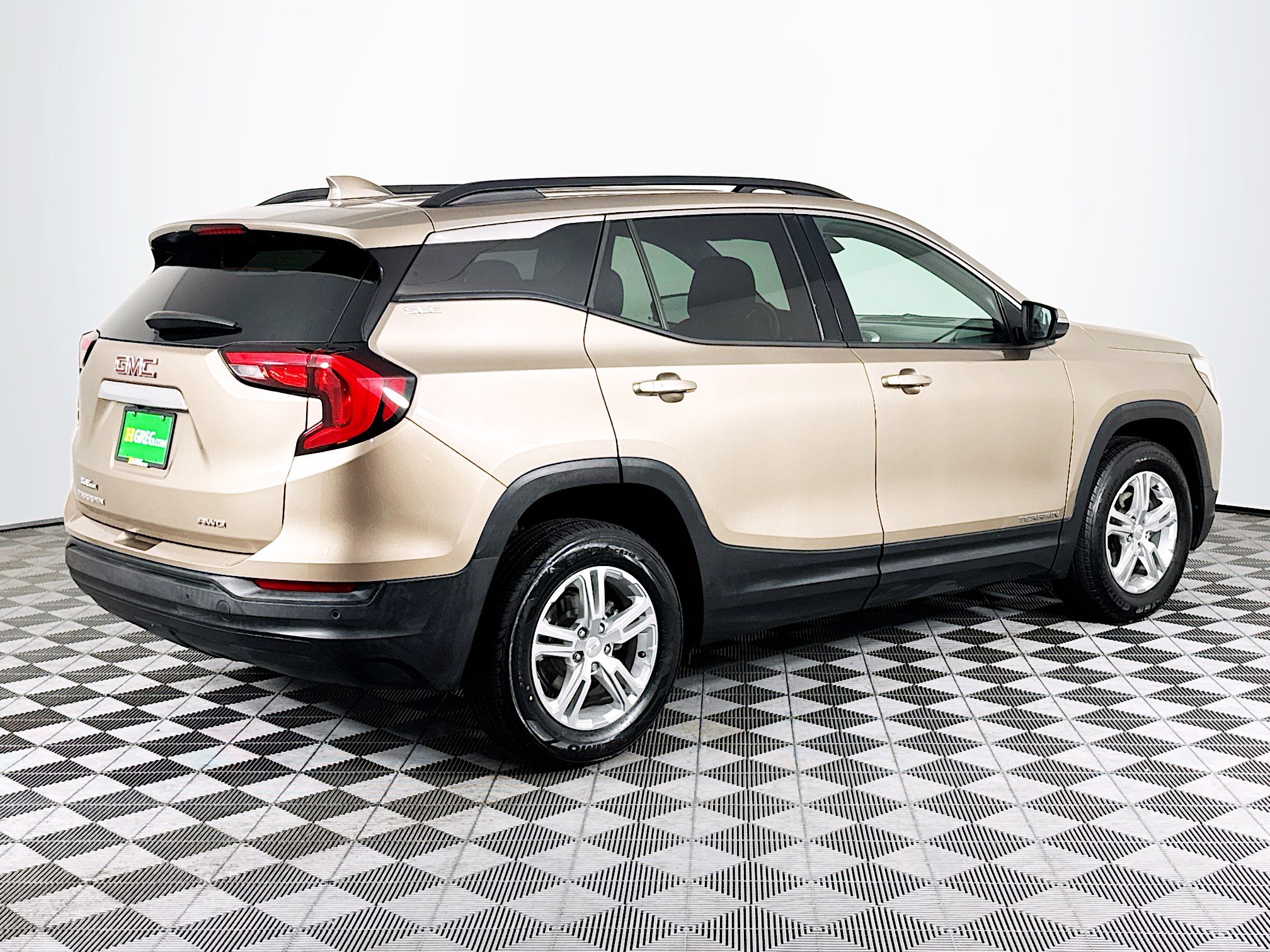 Used 2018 GMC Terrain SLE w/ Driver Convenience Package image 10