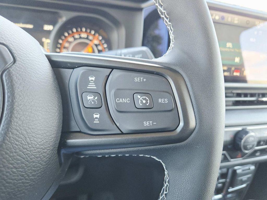 Certified 2025 Jeep Gladiator Sport image 22