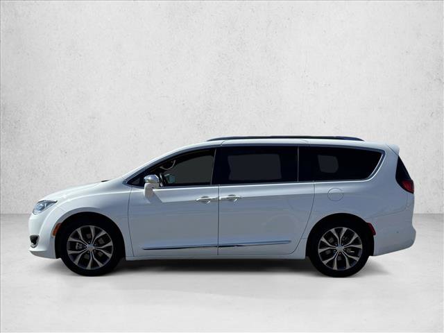Used 2020 Chrysler Pacifica Limited w/ Tire & Wheel Group FWD image 6