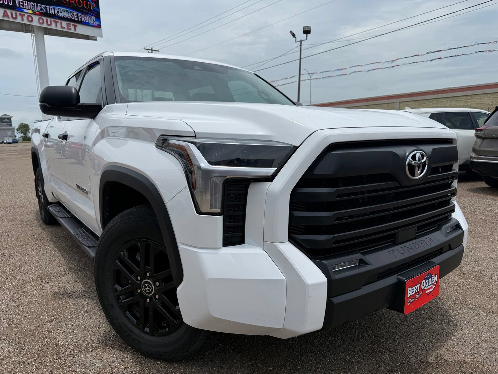 Used 2024 Toyota Tundra SR5 RWD image 1