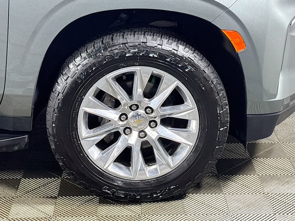 Used 2023 Chevrolet Suburban Premier image 22