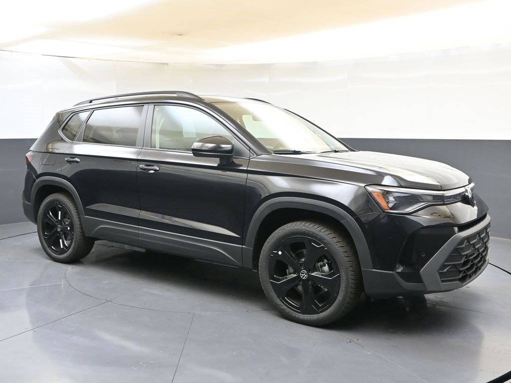 New 2025 Volkswagen Taos SE image 7