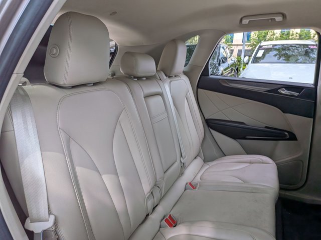 Used 2018 Lincoln MKC Premiere image 16