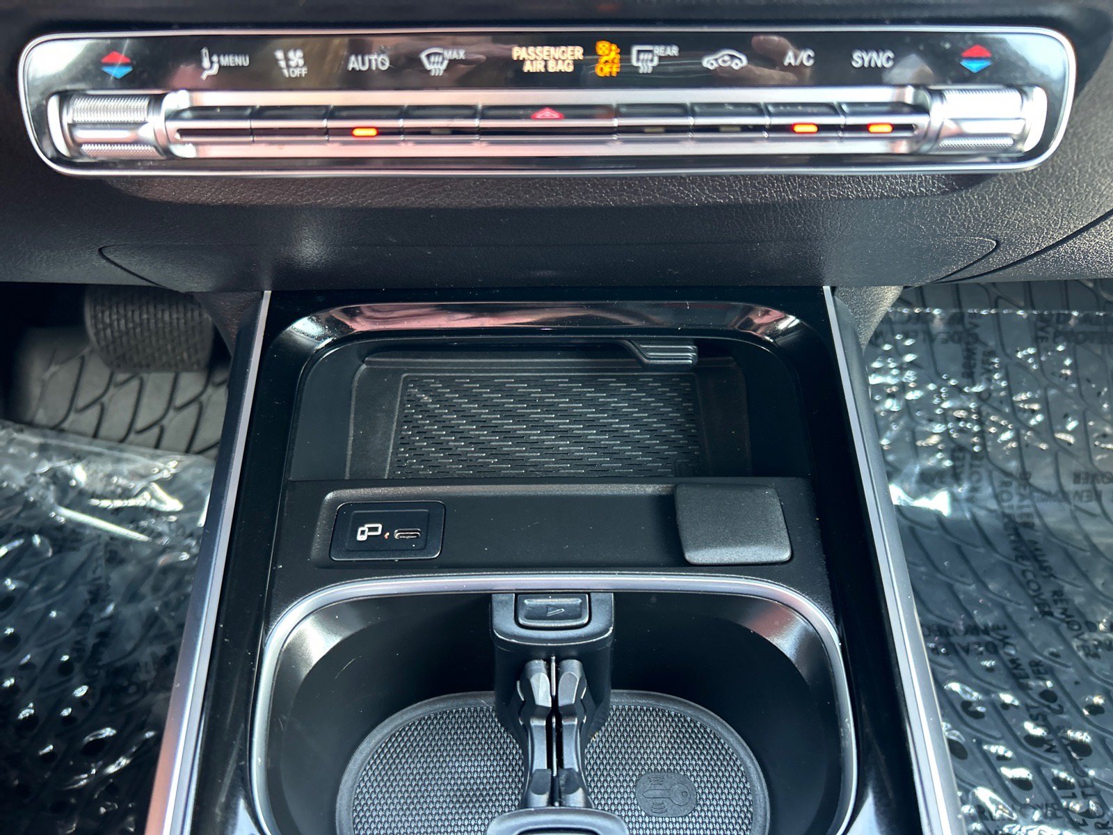Used 2021 Mercedes-Benz GLB 250 4MATIC image 29
